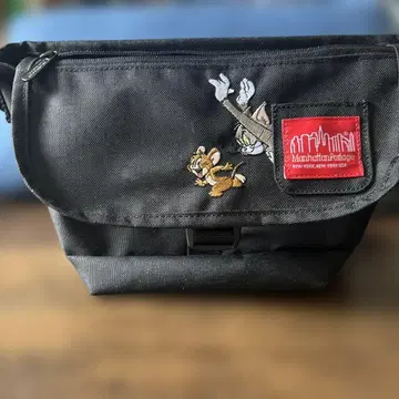 Manhattan Portage 톰과 제리 숄더백 블랙