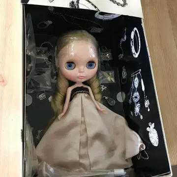 타카라 네오 브라이스 8th 기념일 패션 오브세션 한정품