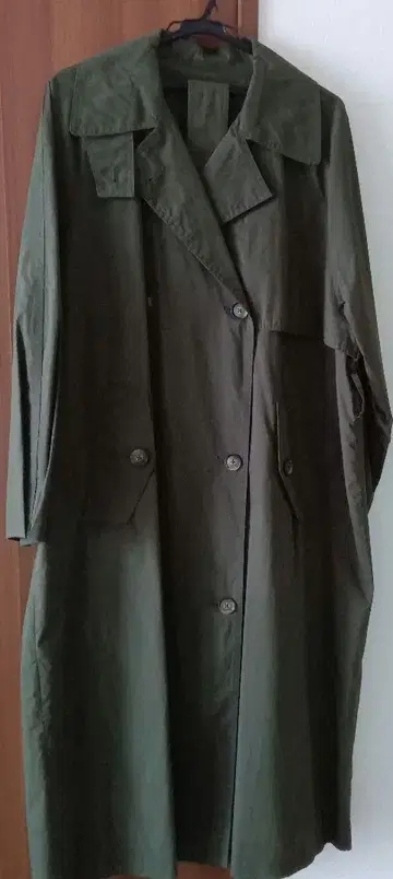 ZARA 올리브 그린 트렌치코트