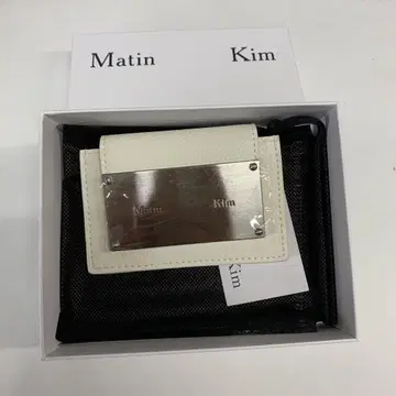 Matin Kim 화이트 이단 접이식 지갑