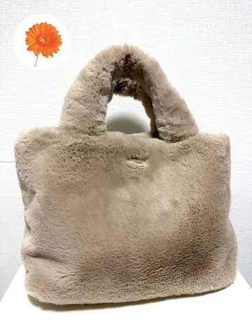 새상품 내추럴 뷰티 베이직 핸드백 복슬복슬 베이지