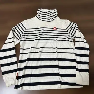 르꼬끄 골프 스트라이프 터틀넥 스웨터