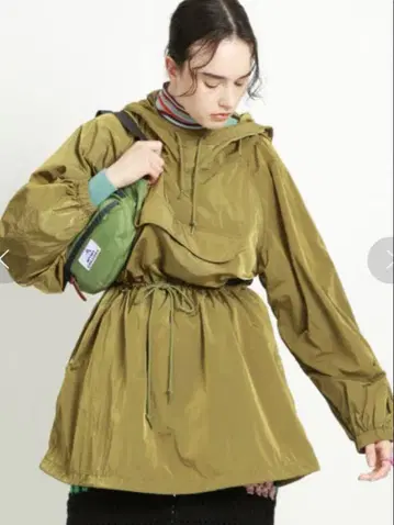BEAMS BOY 나일론 워셔 아노락 후드티 카키
