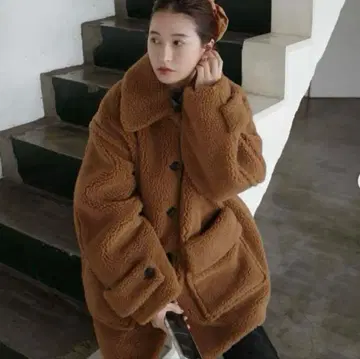 CLANE 보아 코트 카멜