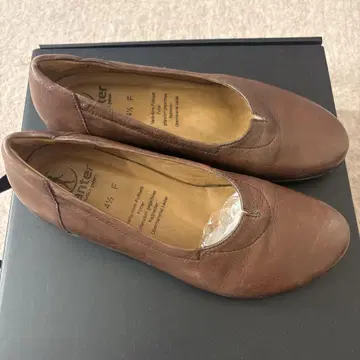 간터 브라운 컴포트 펌프스