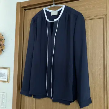 UNITED ARROWS 네이비 x 화이트 긴팔 블라우스