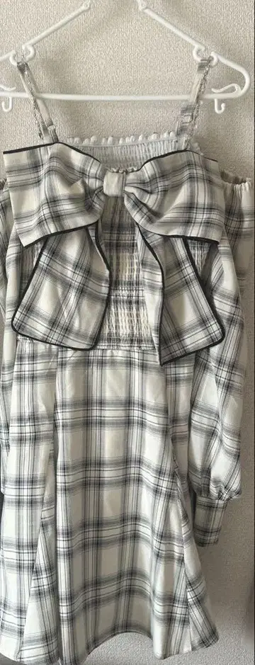 마제스틱 레곤 체인 부착 빅 리본 원피스