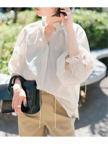 Spick & Span 하이브리드 프릴 칼라 볼륨 슬리브 블라우스