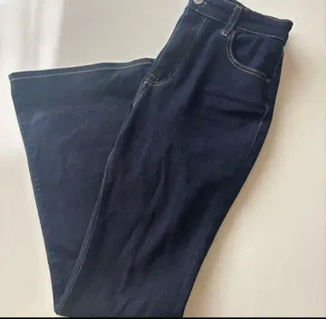 AZUL by moussy 플레어 데님 L 네이비