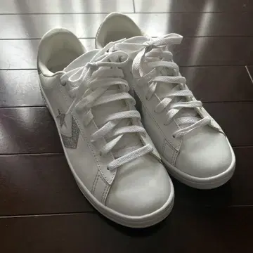 CONVERSE 화이트 스니커즈 글리터 별 마크