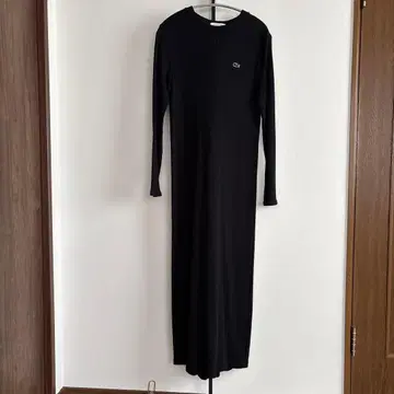 블랙 롱 원피스 긴팔 슬릿 포함