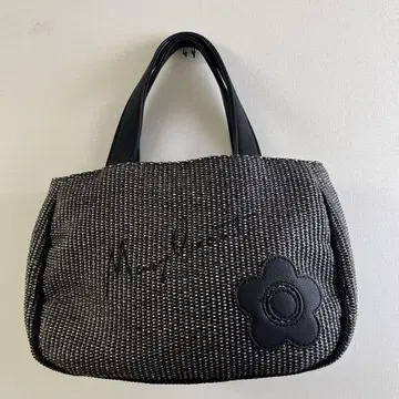 MARY QUANT 블랙 가죽 꽃 모양 모티브 부착, 바스켓 핸드백
