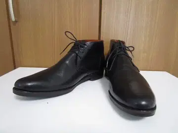 GLENFORD 블랙 처카 부츠