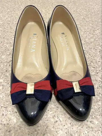다이애나 웰핏 리본 펌프스 에나멜 네이비 23-23.5cm
