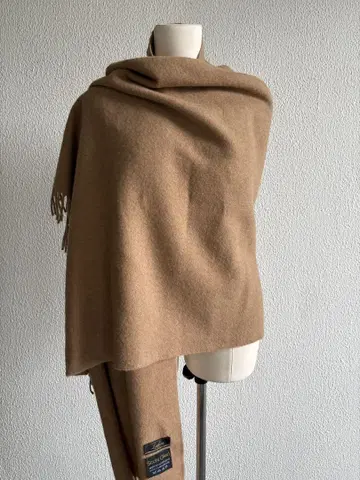 카멜 울 스톨. 스코틀랜드제.