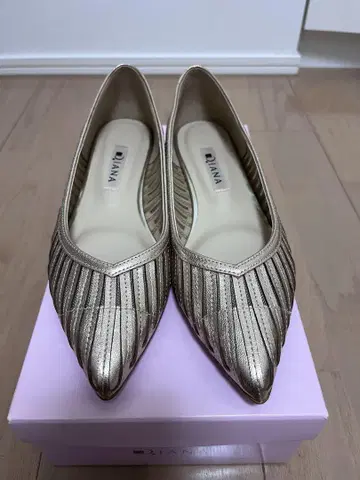 DIANA 골드 플랫 펌프스 22cm