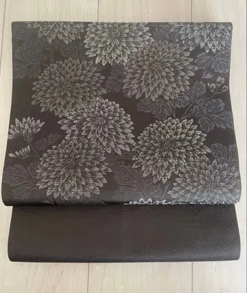 쿄후쿠로 오비 코무사데모도 브라운 계열 국화 무늬 순수 실크