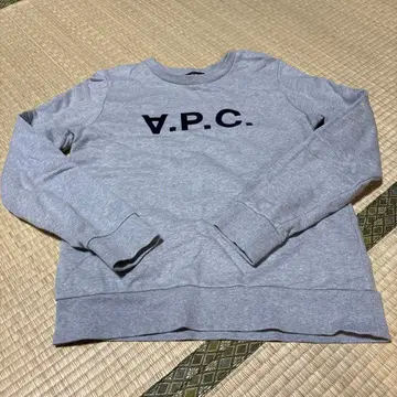 A.P.C. 그레이 로고 맨투맨 S