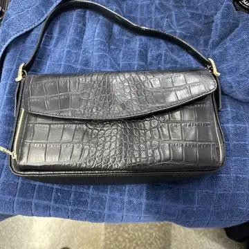 블랙 가죽 숄더백
