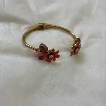 KATE SPADE NEW YORK 꽃 모티브 골드 뱅글