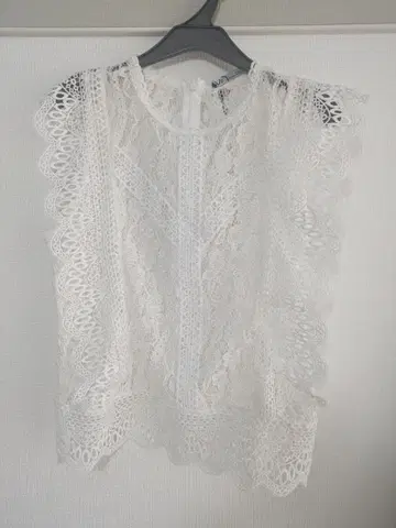 ZARA 화이트 레이스 상의 XS