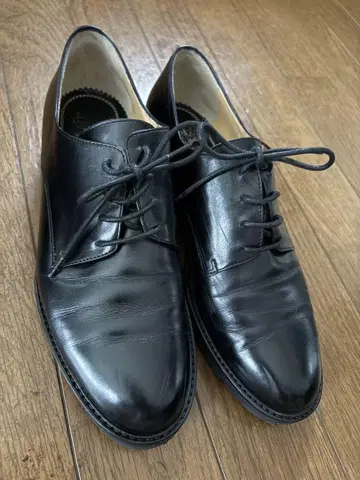 ALKA TRUMAN'S 블랙 가죽 신발 23.5cm
