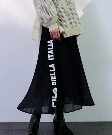 FILA 블랙 플리츠 스커트