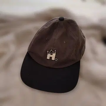HUF 로고 캡