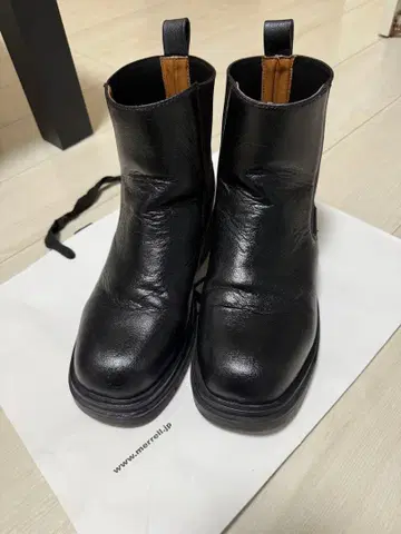 사이드 고어 부츠 블랙 가죽 통굽