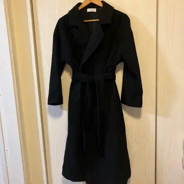 미라 오웬 벨티드 롱 코트 새상품급 가운 겉옷 양모 A라인 블랙