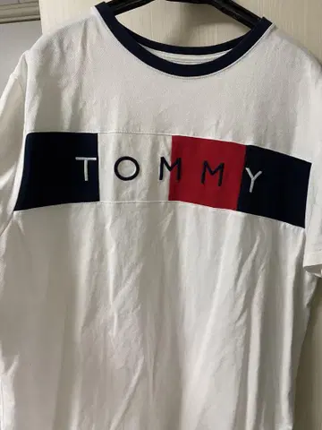 TOMMY 로고 T셔츠 화이트/네이비/레드