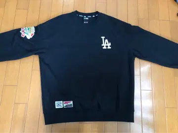 뉴에라 트레이닝복 한정판 모델