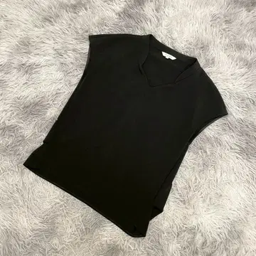 [ PLST ] 플라스테 프렌치 슬리브 블라우스 셔츠 슬리브리스 V넥