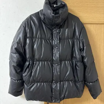 EMODA 블랙 다운 자켓