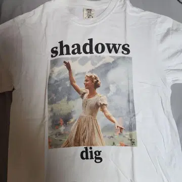 shadows dig 화이트 컬러 T셔츠 L사이즈