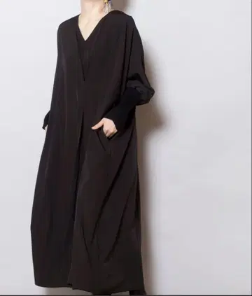 OSMOSIS 턱 돌먼 원피스