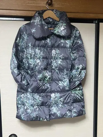DoCLASSE 꽃무늬 다운 자켓 그레이 계열 M 사이즈