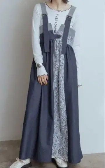 에이미 로우 패널 절개 데님 원피스