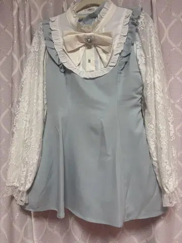 NOEMIE 요크 프릴 백 레이스업 셋업 노에미