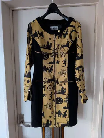 Moschino 실루엣 프린트 원피스 겉옷으로도
