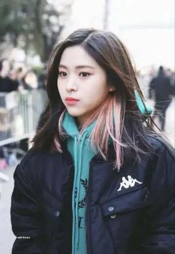 charms Kappa 블랙 MA-1 자켓 itzy 류진 착용