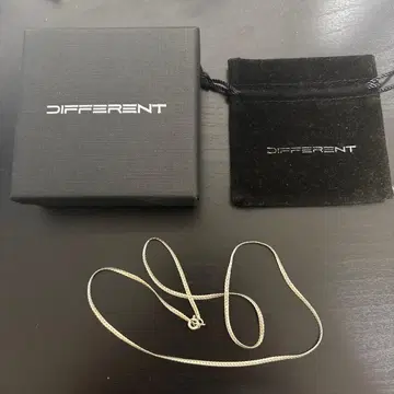 DIFFERENT 실버 목걸이