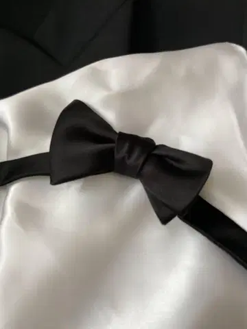 THE TREAT DRESSING 블랙 보타이 포켓 치프 세트