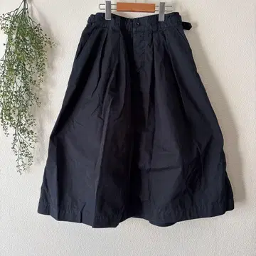 MHL. 롱 스커트 네이비 코튼 린넨 무지 플레어 스커트