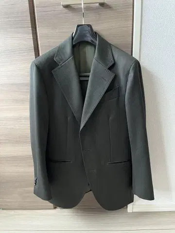 다크 그레이 비즈니스 정장 싱글 브레스티드