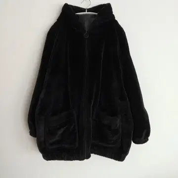 Avail Majoretty 퍼 아우터