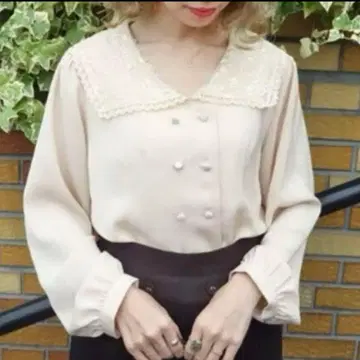 최종 가격 인하 핀트 레이스 카라 더블 버튼 블라우스 오프화이트