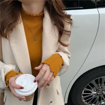 리브 니트 프릴 넥 긴팔 상의