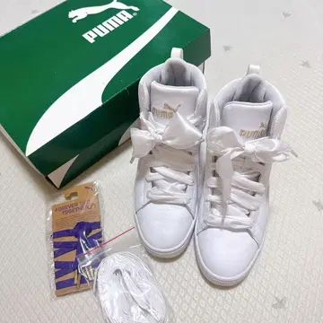 PUMA 화이트 하이컷 스니커즈