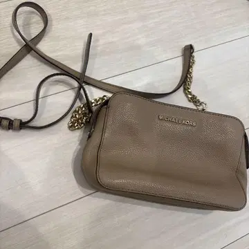 MICHAEL KORS 베이지 숄더백